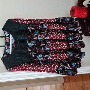 Suzanne Betro Black and Teal Floral Top